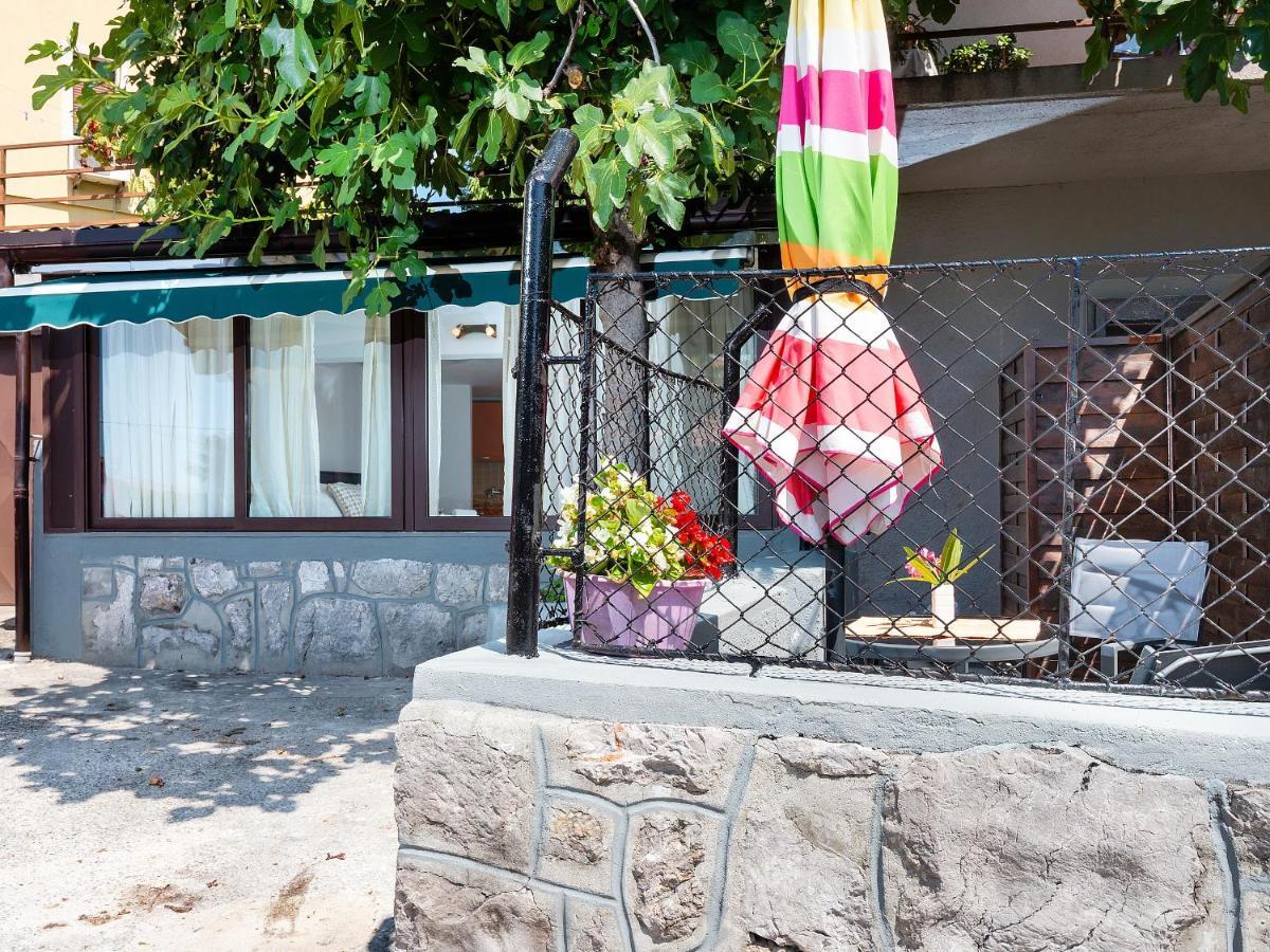 Studio Apartment "Kalina" 550 M From Sea Fiume Esterno foto