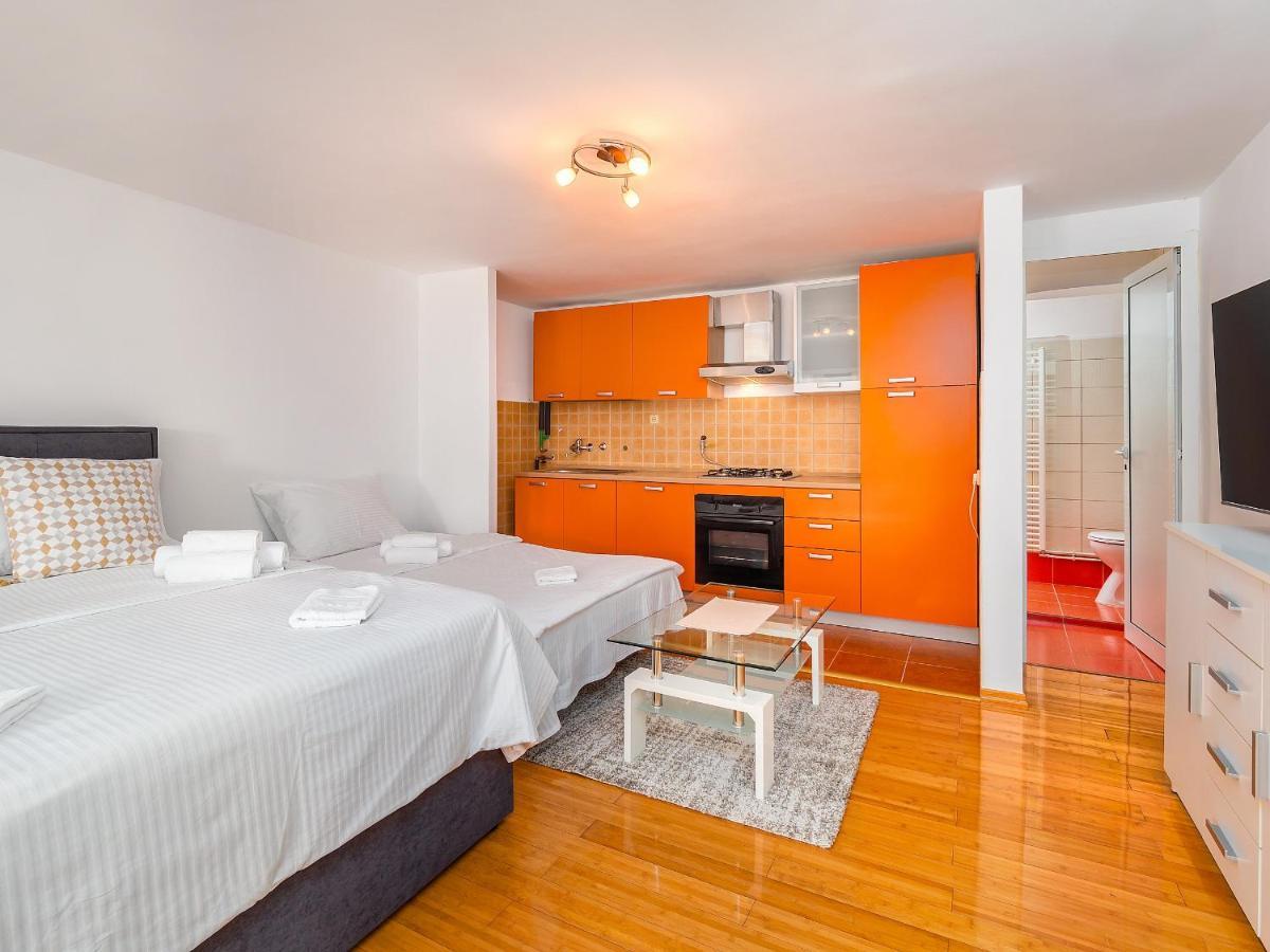 Studio Apartment "Kalina" 550 M From Sea Fiume Esterno foto