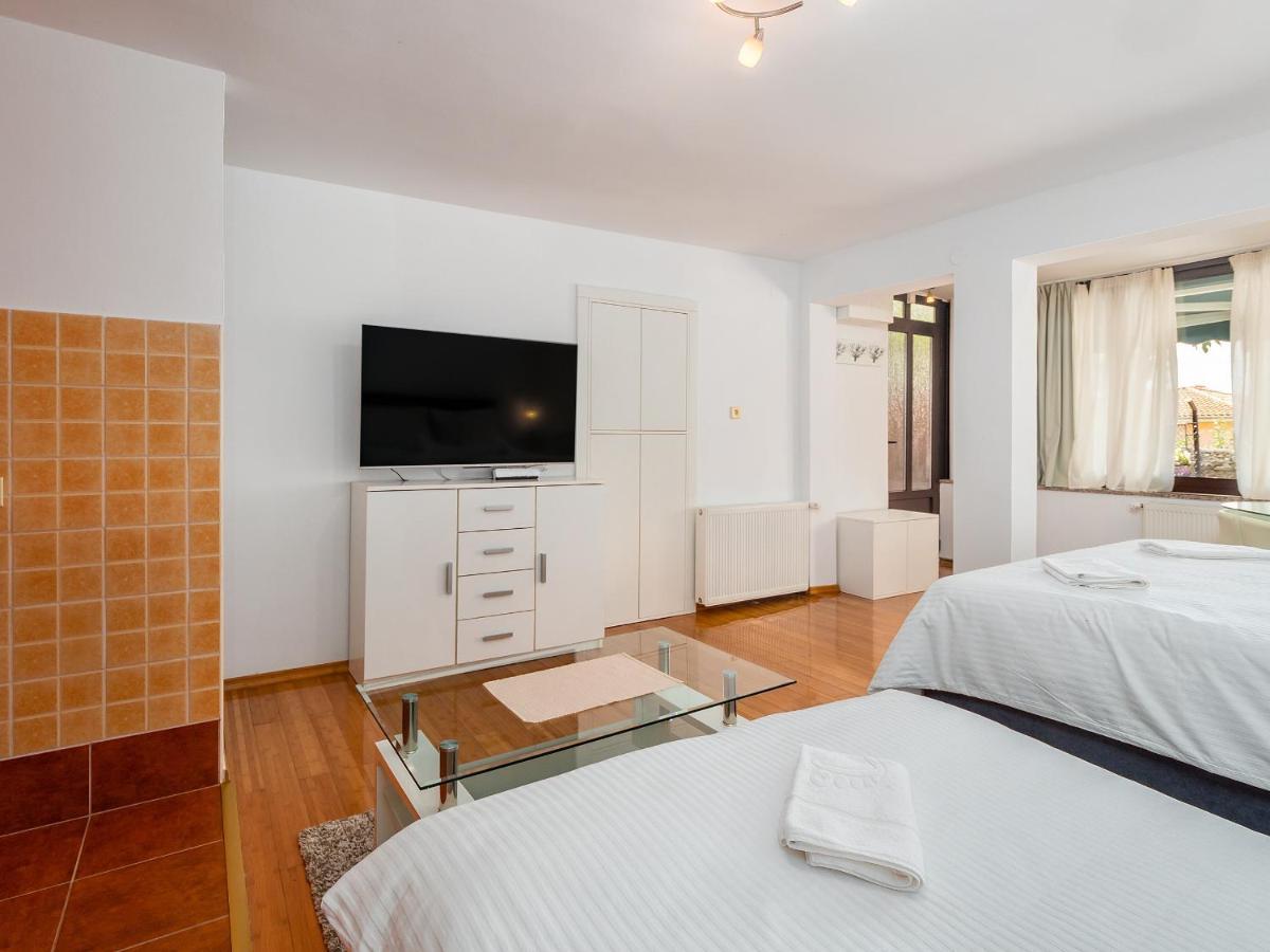 Studio Apartment "Kalina" 550 M From Sea Fiume Esterno foto